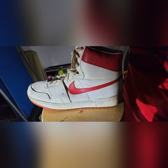 JordanNike Air Ship PE / White & Red - Picture 2 of 2